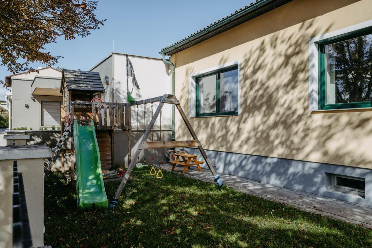 Mareli Neusiedler Stadthaus Nezsider Kültér fotó