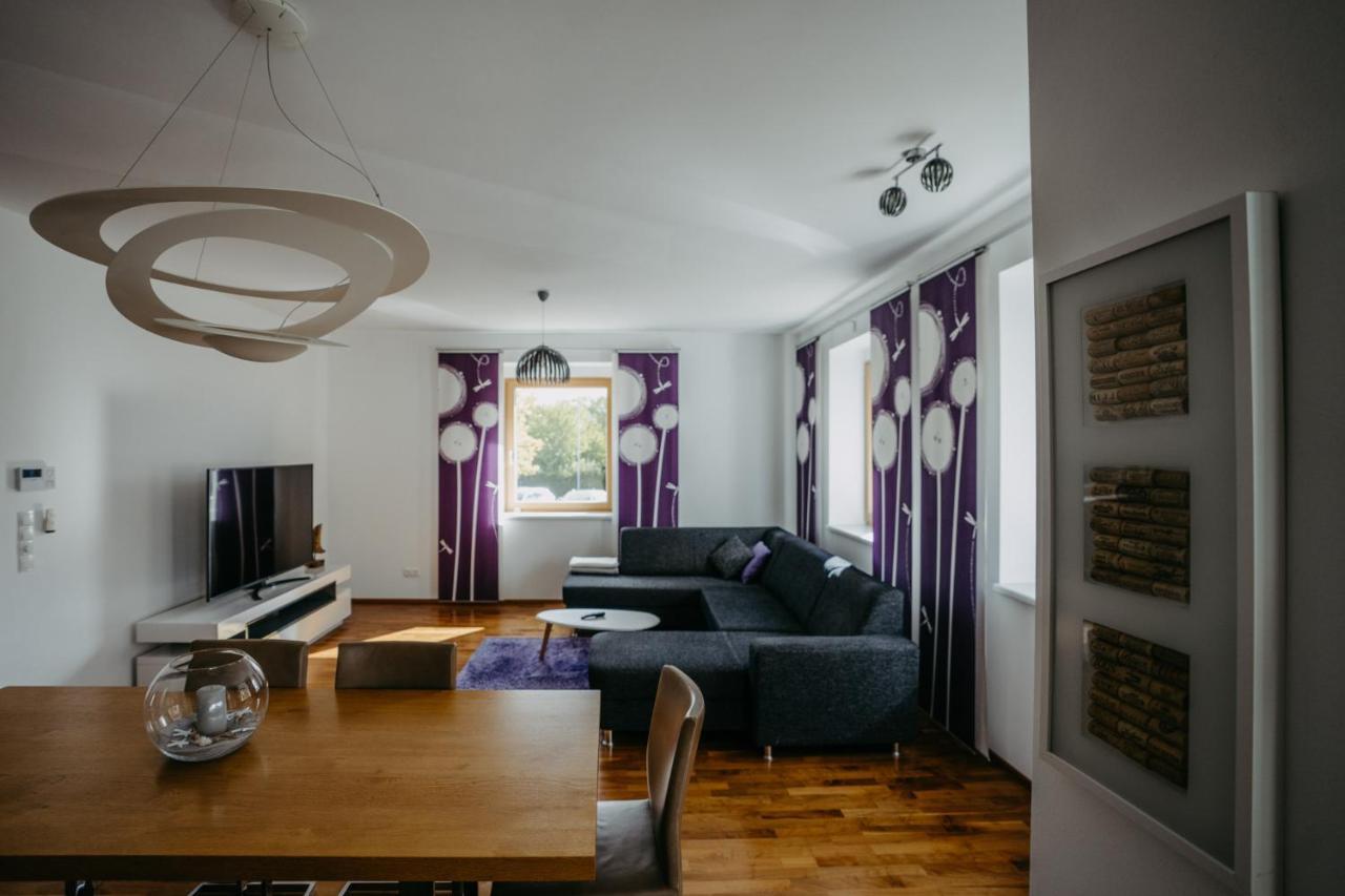 Mareli Neusiedler Stadthaus Nezsider Kültér fotó